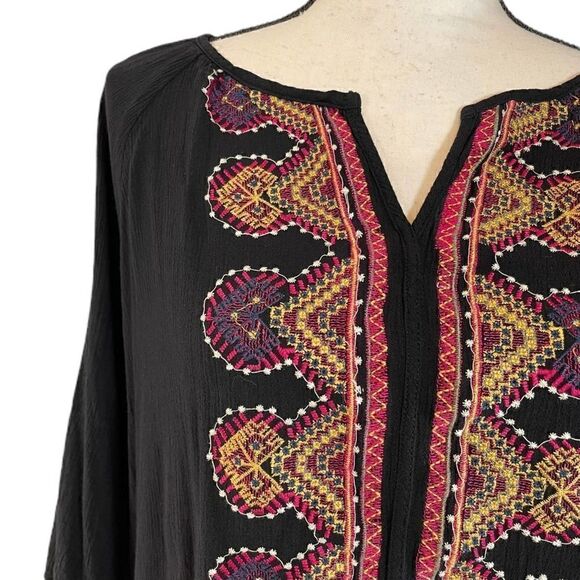 Skies are Blue Long Sleeve Embroidered Detail Blouse - Picture 4 of 12